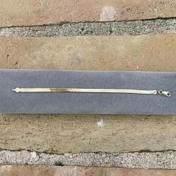 Solid Gold 14k Herringbone Bracelet - Picture 4 of 12
